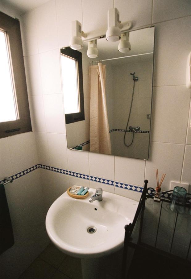 Hostal De L'Aigua Sant Llorenc de la Muga Luaran gambar