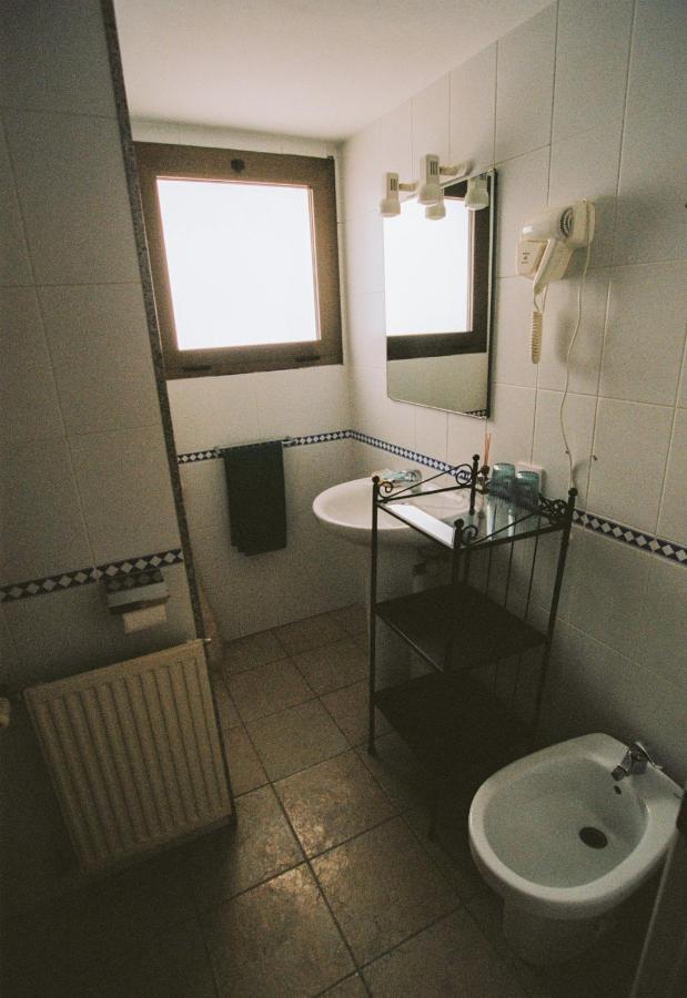 Hostal De L'Aigua Sant Llorenc de la Muga Luaran gambar