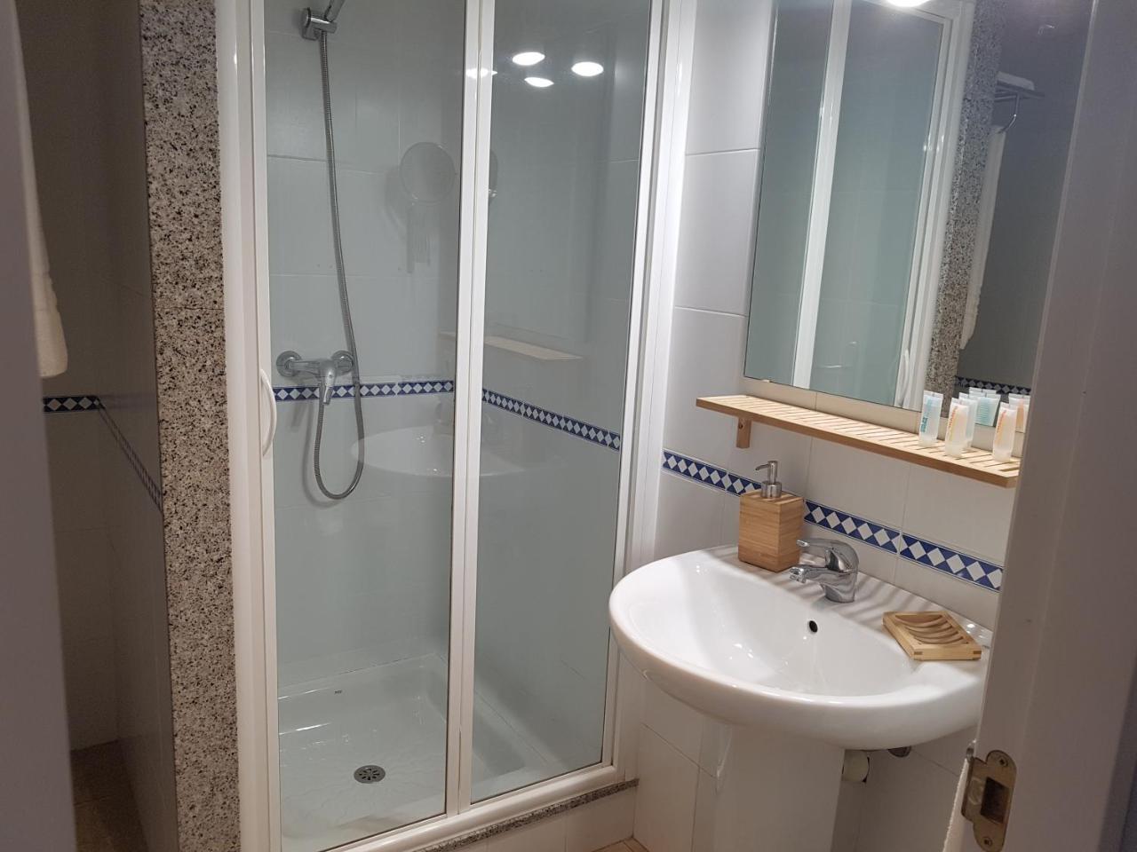 Hostal De L'Aigua Sant Llorenc de la Muga Luaran gambar