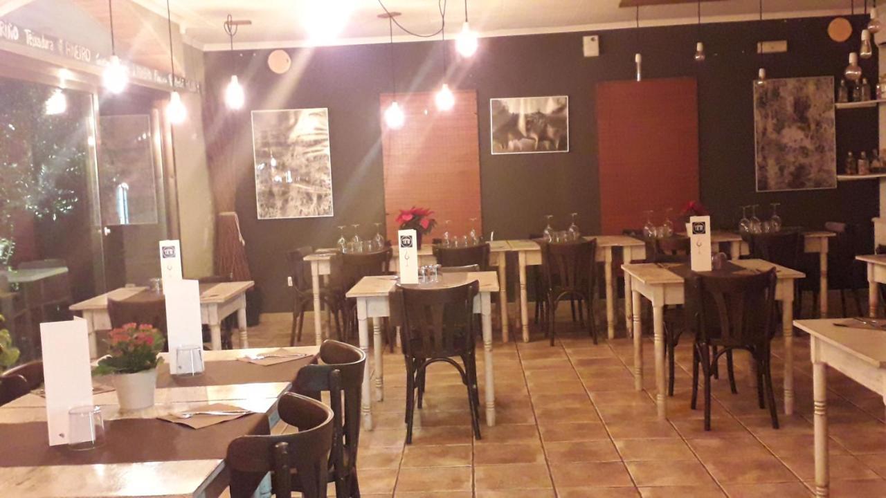 Hostal De L'Aigua Sant Llorenc de la Muga Luaran gambar